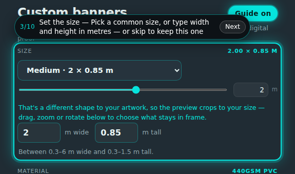 Custom banners builder, step 3 of 10: Set the size. The guide rings the control and its prompt reads “Set the size”.